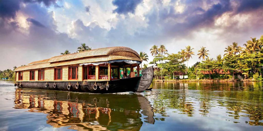 Top 10 Tourist Places in Kerala